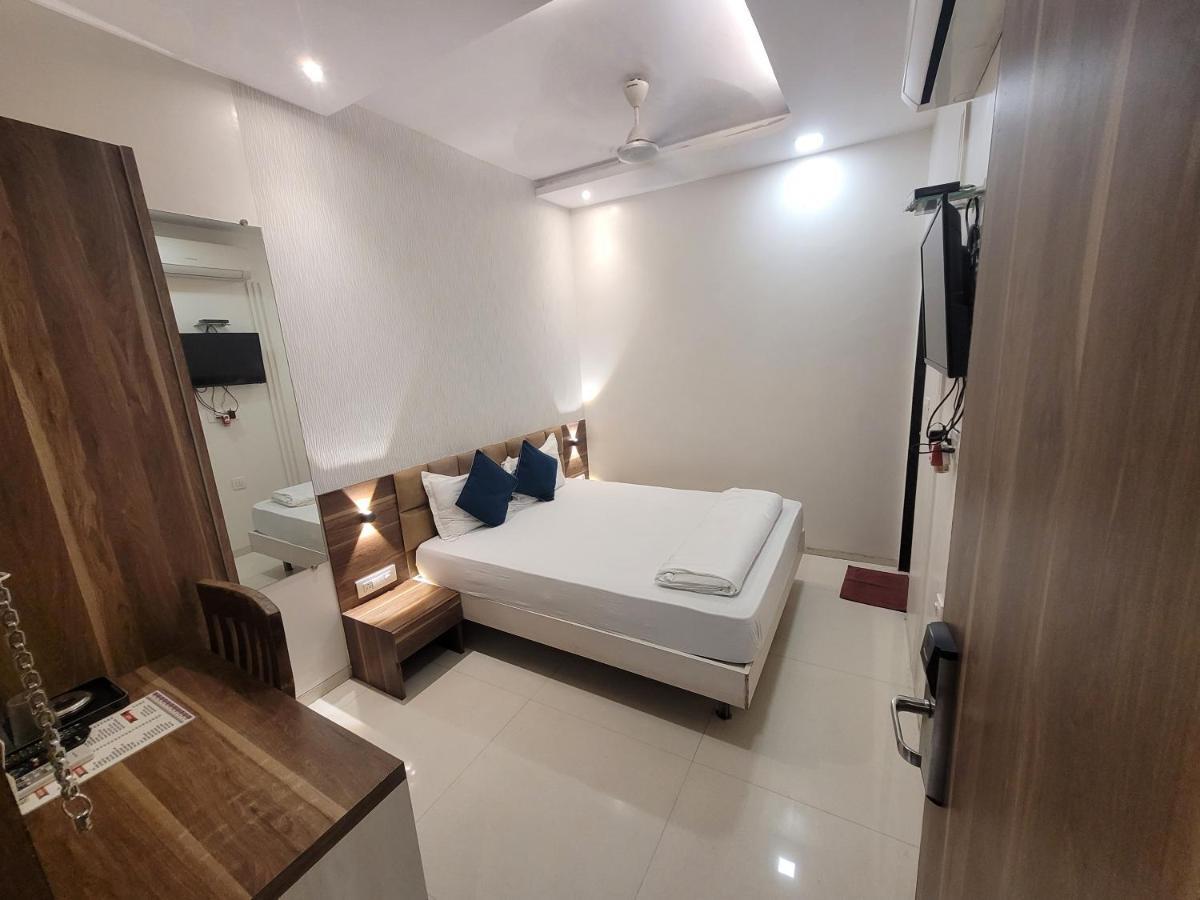 Heritage - Near Trade Center, Visa Consulate Bkc Bombay