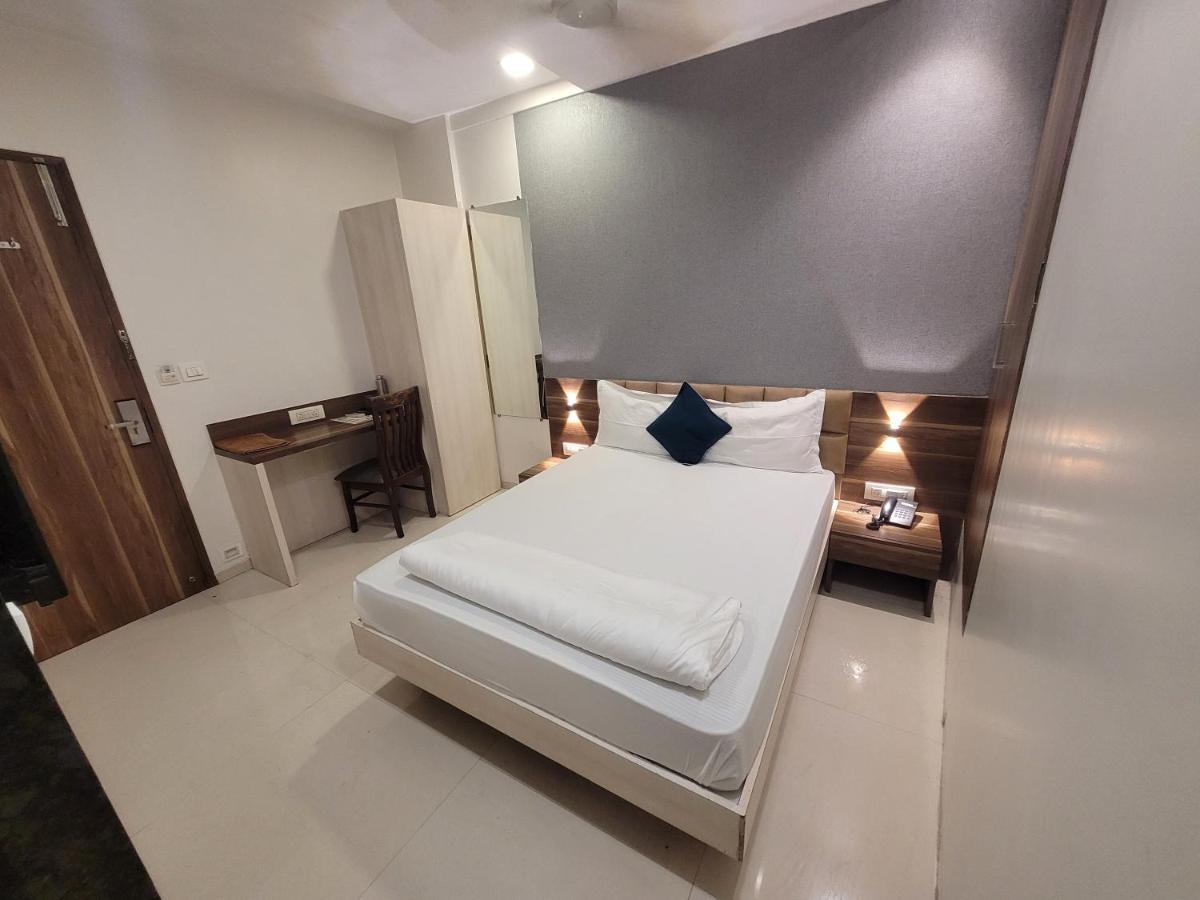 Heritage - Near Trade Center, Visa Consulate Bkc Hotel Bombay