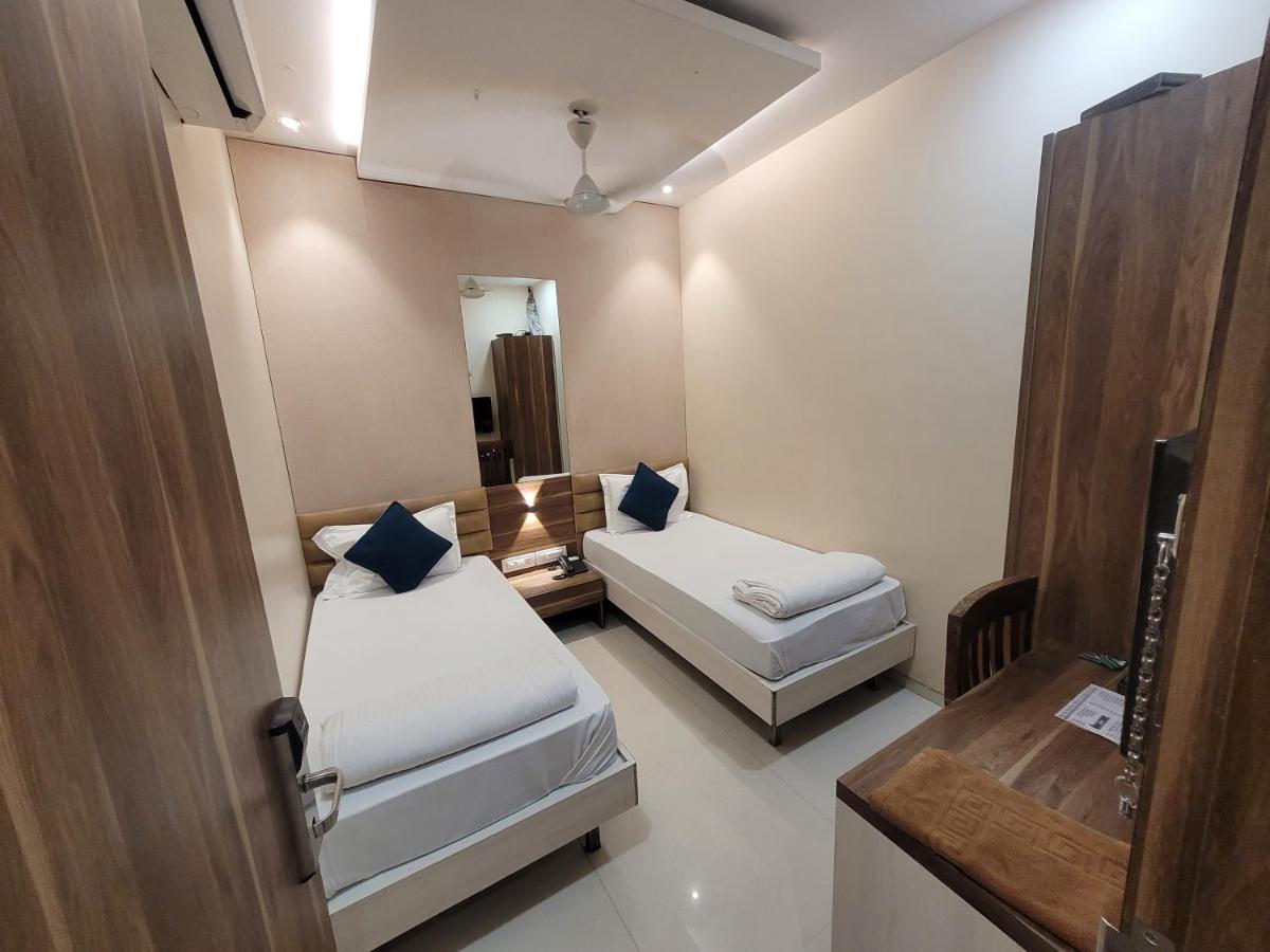 Heritage - Near Trade Center, Visa Consulate Bkc Bombay